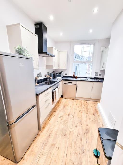 Stunning Flat Close To Beach Swansea Ngoại thất bức ảnh